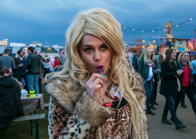 lekker ordinair typetjes pricilla met lollie straattheater